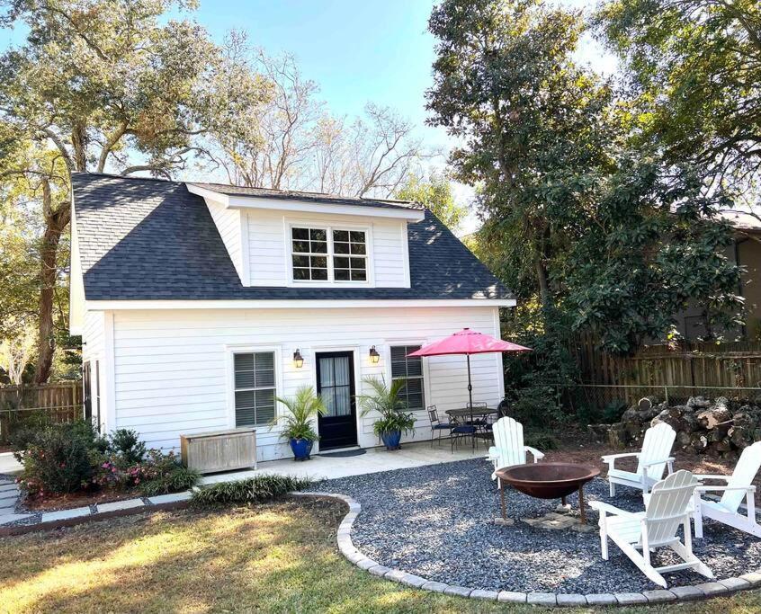 Liz Lane Cottage- Entire Guesthouse تشارلستون المظهر الخارجي الصورة
