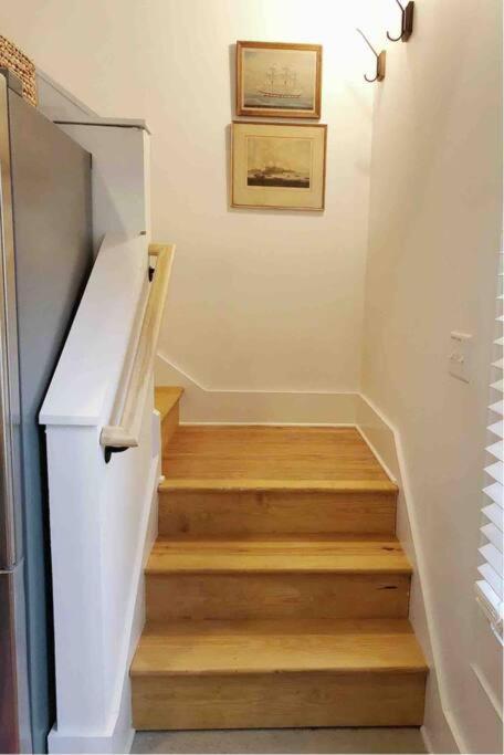 Liz Lane Cottage- Entire Guesthouse تشارلستون المظهر الخارجي الصورة