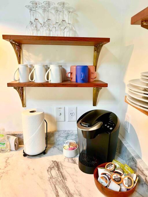 Liz Lane Cottage- Entire Guesthouse تشارلستون المظهر الخارجي الصورة